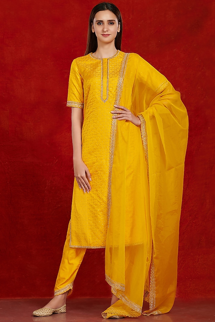 Yellow Gota Patti Embroidered Kurta Set by Onaya at Pernia's Pop Up Shop