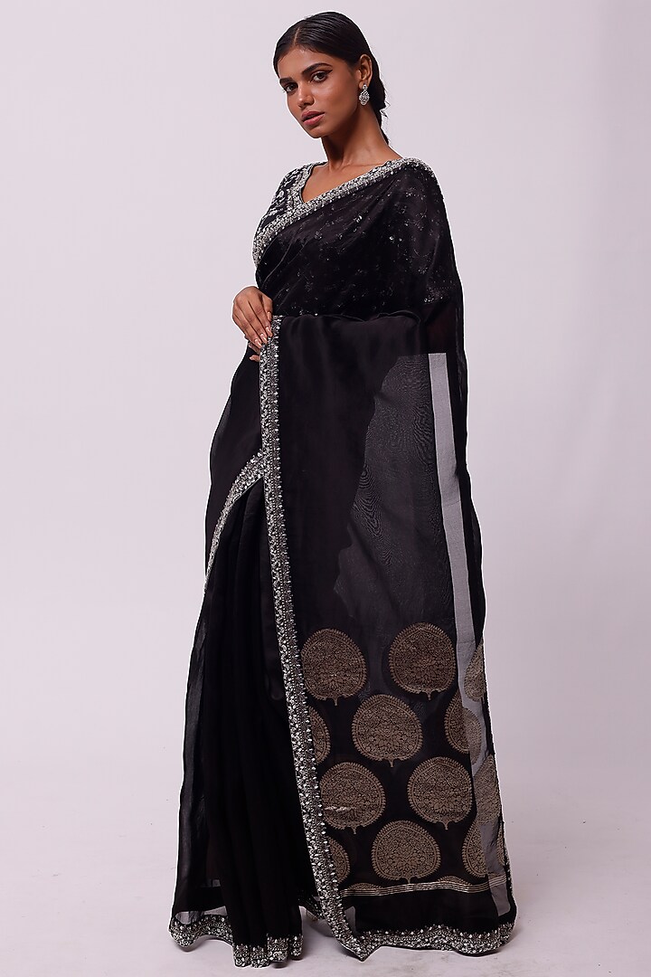 Black Handloom Embellished Party Wear Saree Set by Onaya at Pernia's Pop Up Shop