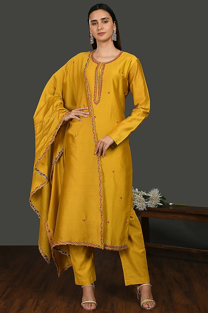 Mustard Embroidered A-Line Kurta Set by Onaya at Pernia's Pop Up Shop