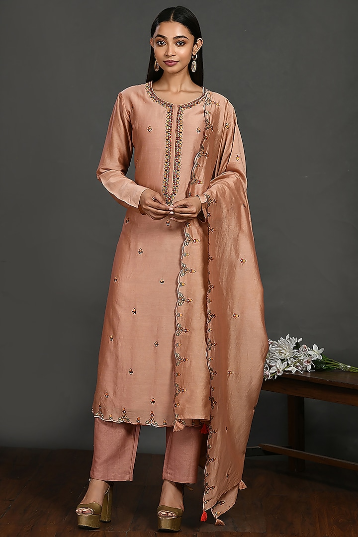 Peach Embroidered A-Line Kurta Set by Onaya at Pernia's Pop Up Shop