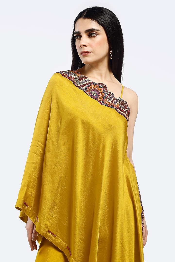 Mustard Silk Sequins Work Kaftan Set by Onaya at Pernia's Pop Up Shop