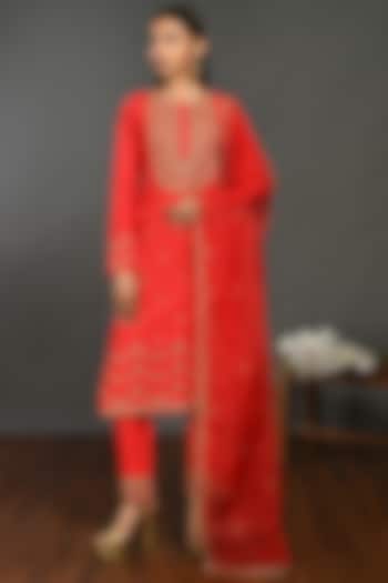 Red Kurta Set With Zardosi Work by Onaya