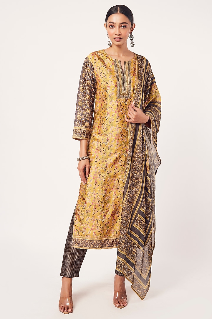 Yellow Embroidered Kurta Set by Onaya at Pernia's Pop Up Shop
