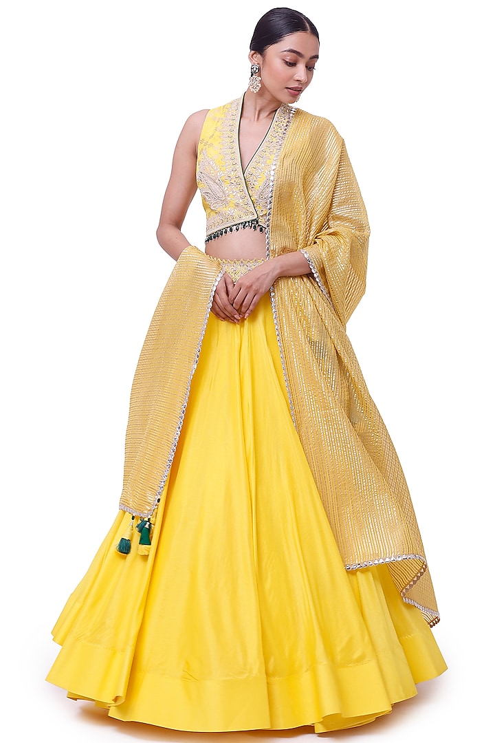 Yellow Silk Embellished Lehenga Set by Onaya at Pernia's Pop Up Shop