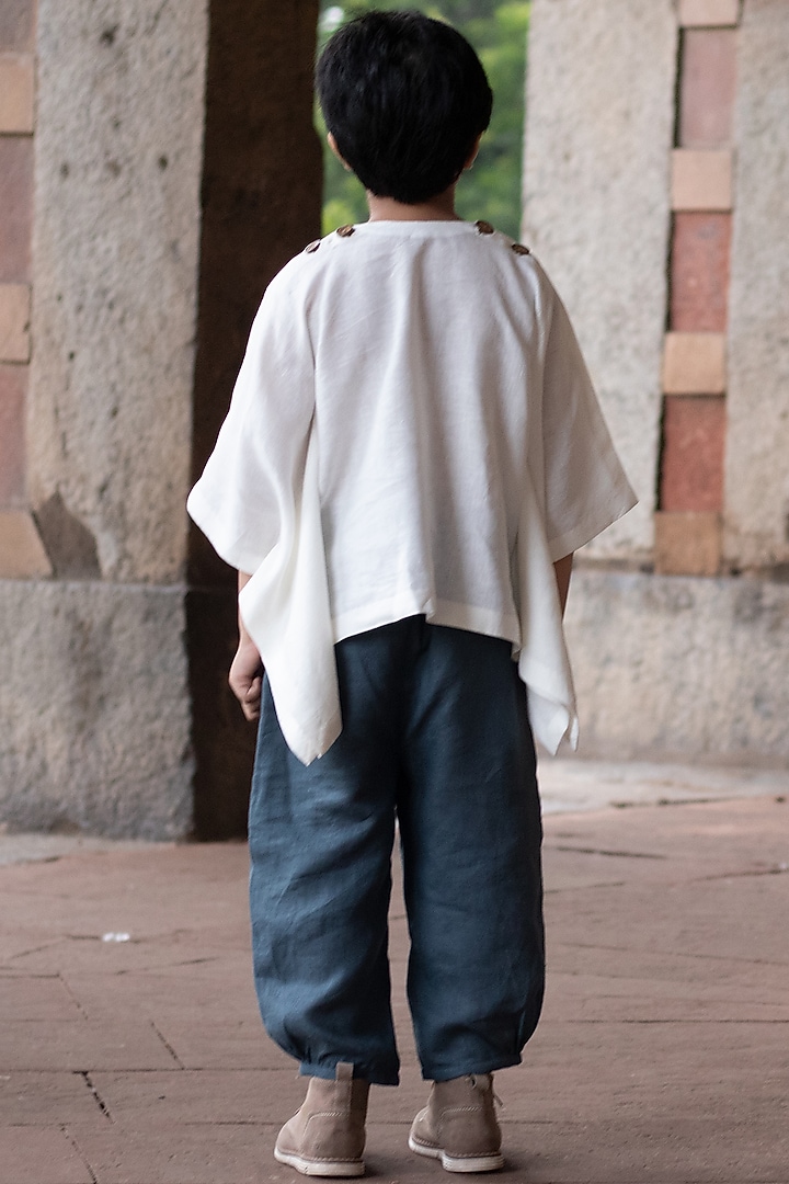 White Kantha Embroidered Top For Boys by Onari kids at Pernia's Pop Up Shop