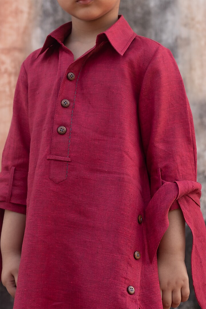 Candy-Red Embroidered Pathani Kurta Set For Girls by Onari kids at Pernia's Pop Up Shop