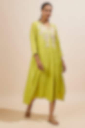 Citrine Yellow Viscose Silk Applique Floral Bead Embroidered Kurta by One not two at Pernia's Pop Up Shop