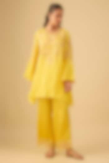 Mango Silk Floral Applique Kurta Set by One not two at Pernia's Pop Up Shop