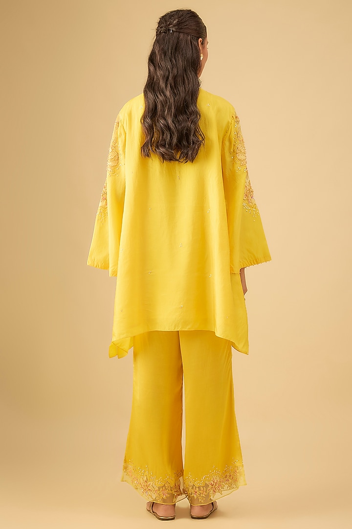 Mango Silk Floral Applique Kurta Set by One not two at Pernia's Pop Up Shop