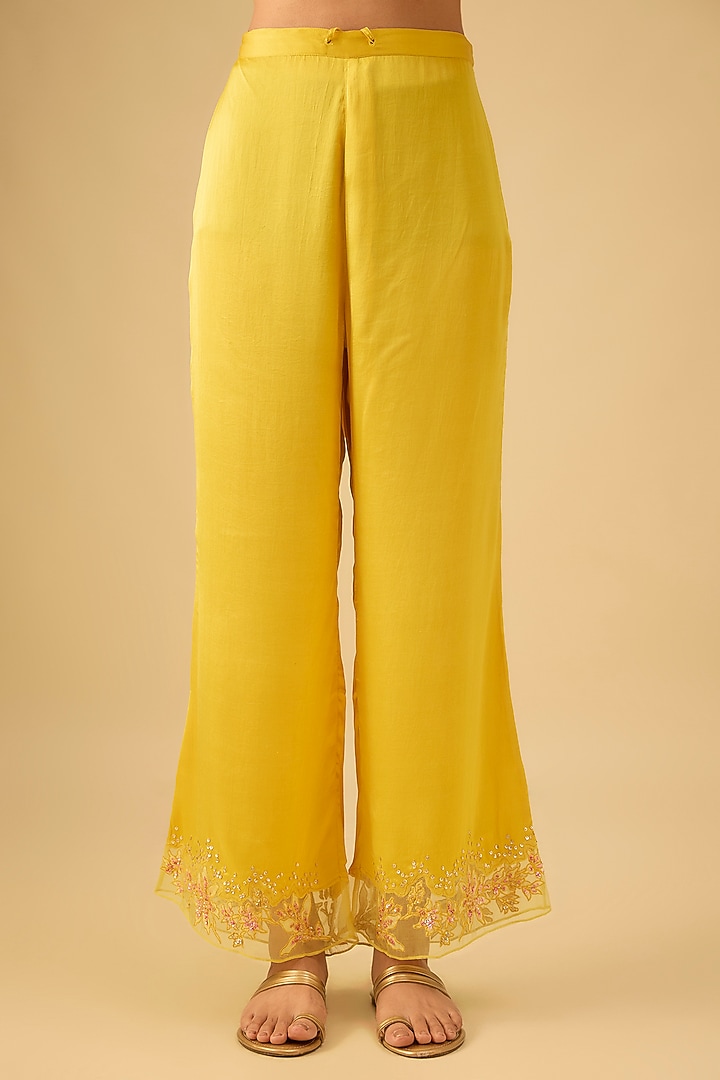 Mango Silk Floral Applique Kurta Set by One not two at Pernia's Pop Up Shop