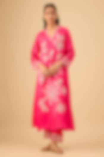 Hot Pink Viscose Silk Floral Thread Embroidered Kurta Set by One not two at Pernia's Pop Up Shop