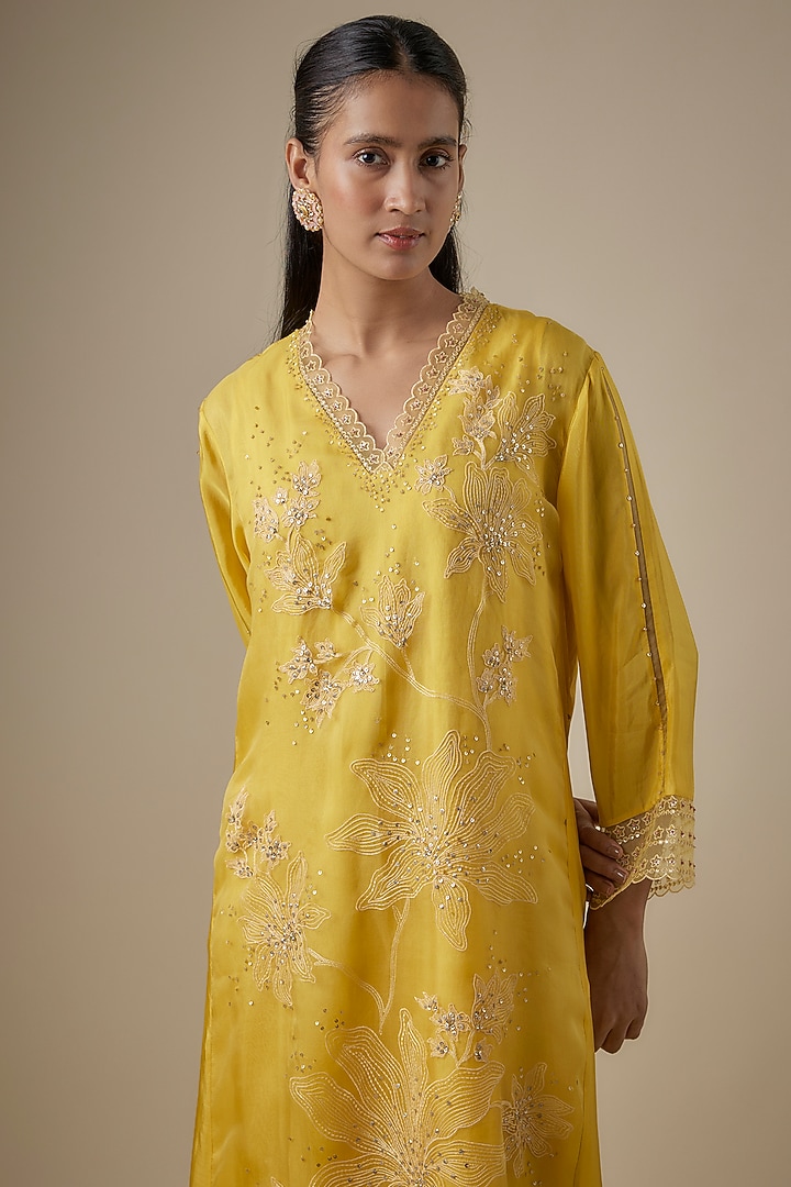 Mango Viscose Silk Floral Thread Embroidered Kurta Set by One not two at Pernia's Pop Up Shop