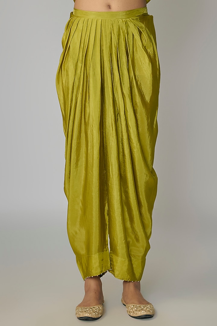 Henna-Colored Silk Embroidered Kurta Set by One not two at Pernia's Pop Up Shop