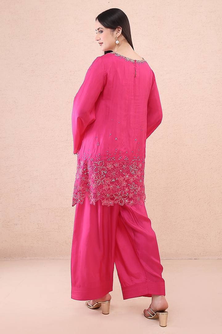 Hot Pink Silk Floral Thread Embroidered Kurta Set by One not two at Pernia's Pop Up Shop