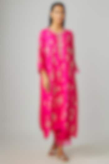 Hot Pink Silk Embroidered Kurta Set by One not two at Pernia's Pop Up Shop