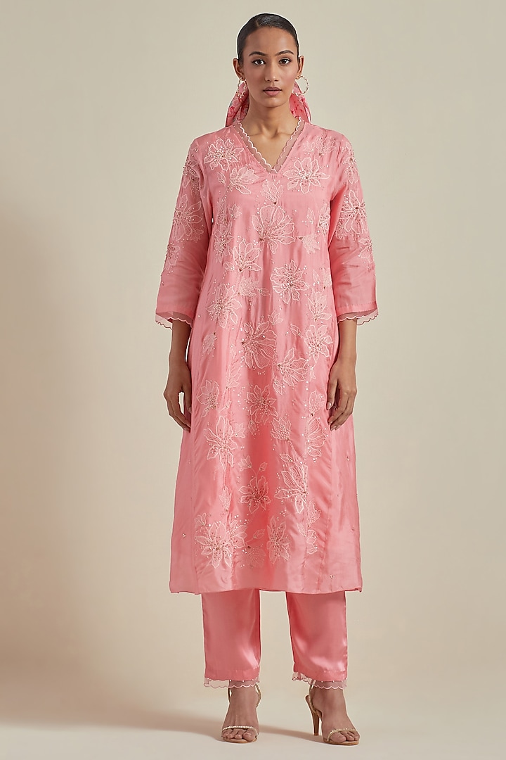 Peach Viscose Silk Floral Thread Embroidered Kurta Set by One not two at Pernia's Pop Up Shop