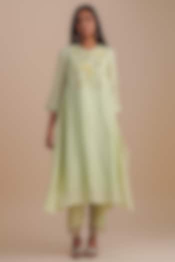 Mist Silk & Organza Floral Hand Embroidered Kurta Set by One not two at Pernia's Pop Up Shop