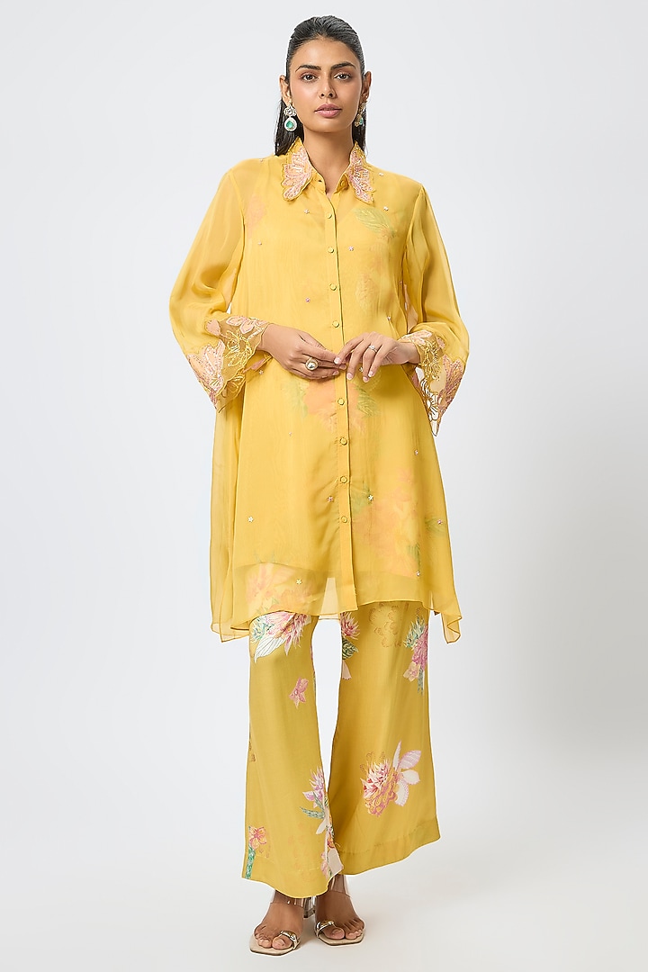 Daffodil Silk & Organza Hand Embroidered Kurta Set by One not two at Pernia's Pop Up Shop