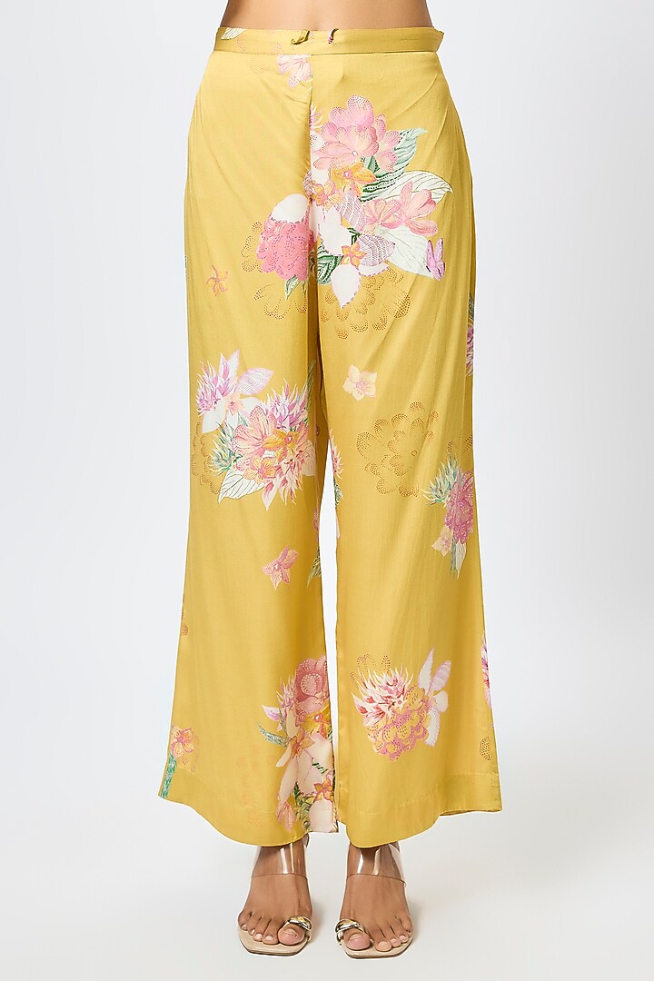 Daffodil Silk & Organza Hand Embroidered Kurta Set by One not two at Pernia's Pop Up Shop