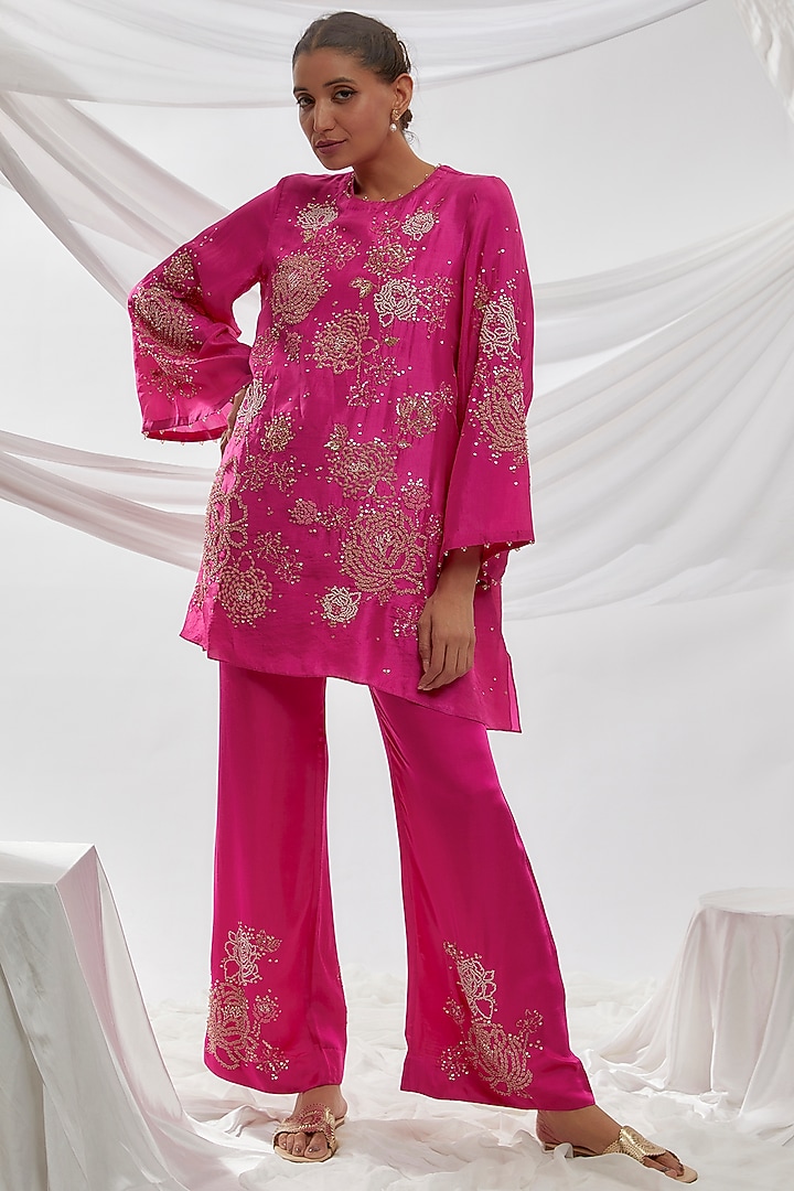 Hot Pink Viscose Silk Floral Embroidered Kurta Set by One not two at Pernia's Pop Up Shop