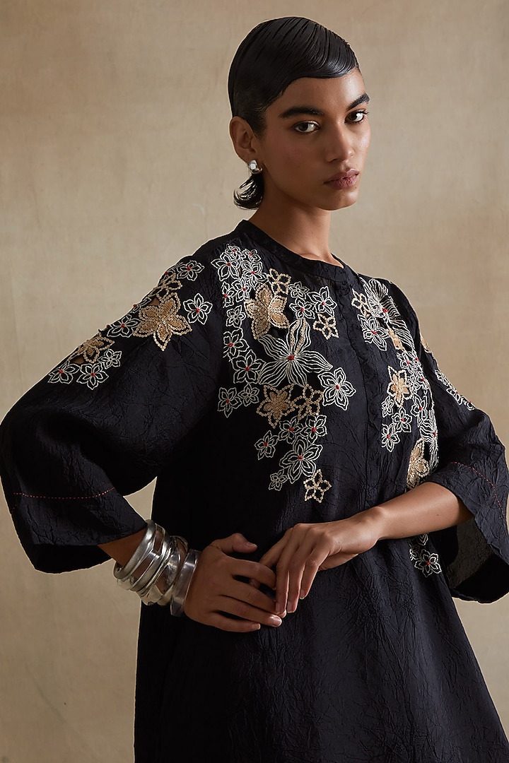 Black Silk Floral Cutwork Kurta Set by One not two at Pernia's Pop Up Shop