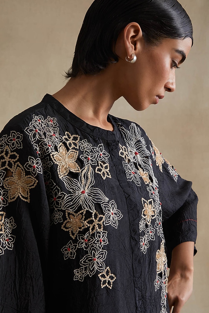 Black Silk Floral Cutwork Kurta Set by One not two at Pernia's Pop Up Shop