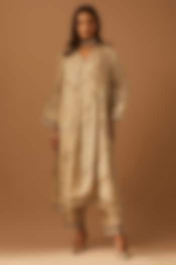 Shell-Colored Silk Hand Embroidered Kurta Set by One not two at Pernia's Pop Up Shop