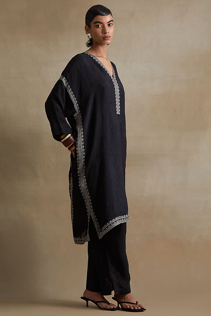 Black Silk Thread Hand Embroidered Kaftan Set by One not two at Pernia's Pop Up Shop