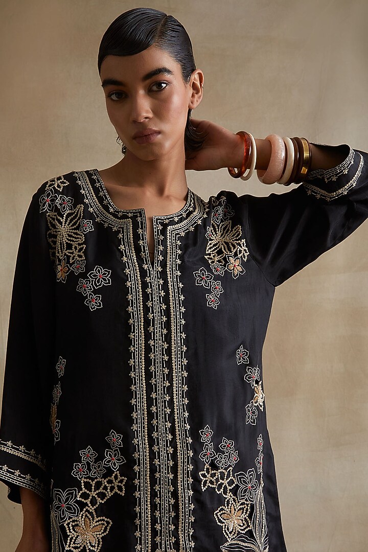 Black Silk Floral Cutwork Kurta Set by One not two at Pernia's Pop Up Shop