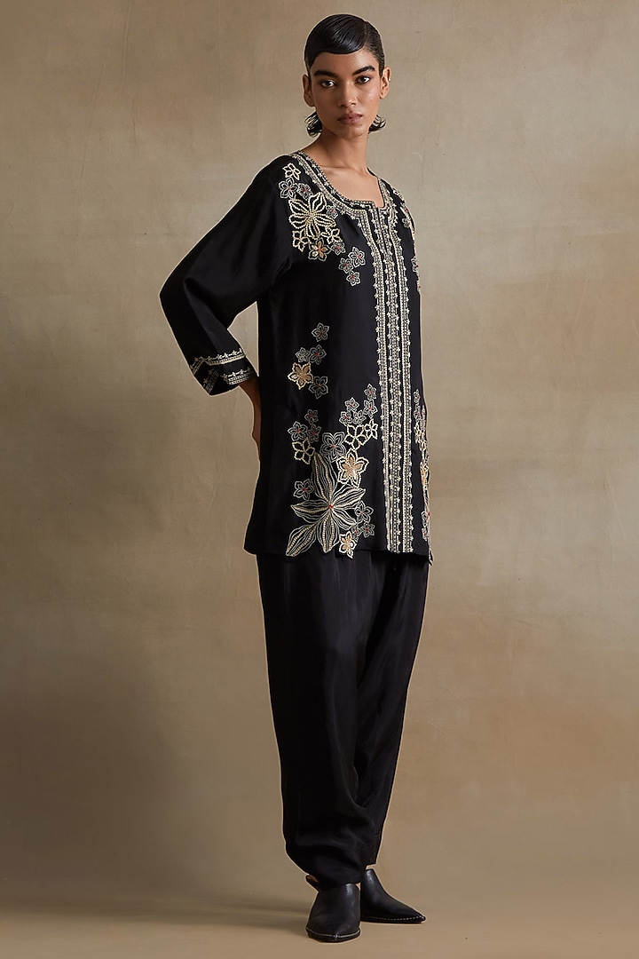 Black Silk Floral Cutwork Kurta Set by One not two at Pernia's Pop Up Shop
