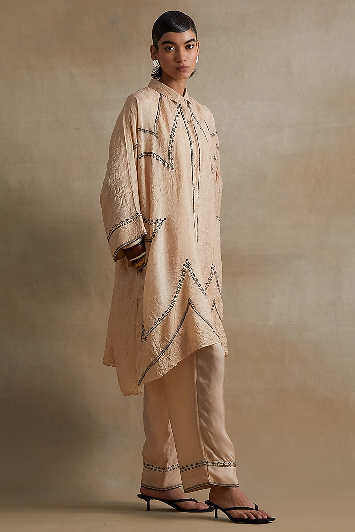 Clay Colored Silk Thread Embroidered Kurta Set by One not two at Pernia's Pop Up Shop