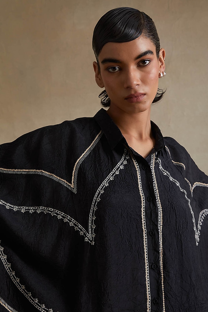 Black Silk Thread Embroidered Kurta Set by One not two at Pernia's Pop Up Shop