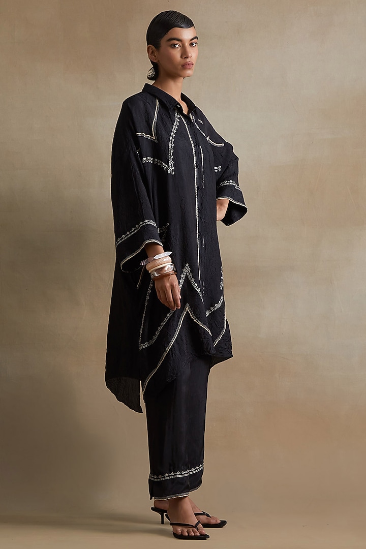 Black Silk Thread Embroidered Kurta Set by One not two at Pernia's Pop Up Shop