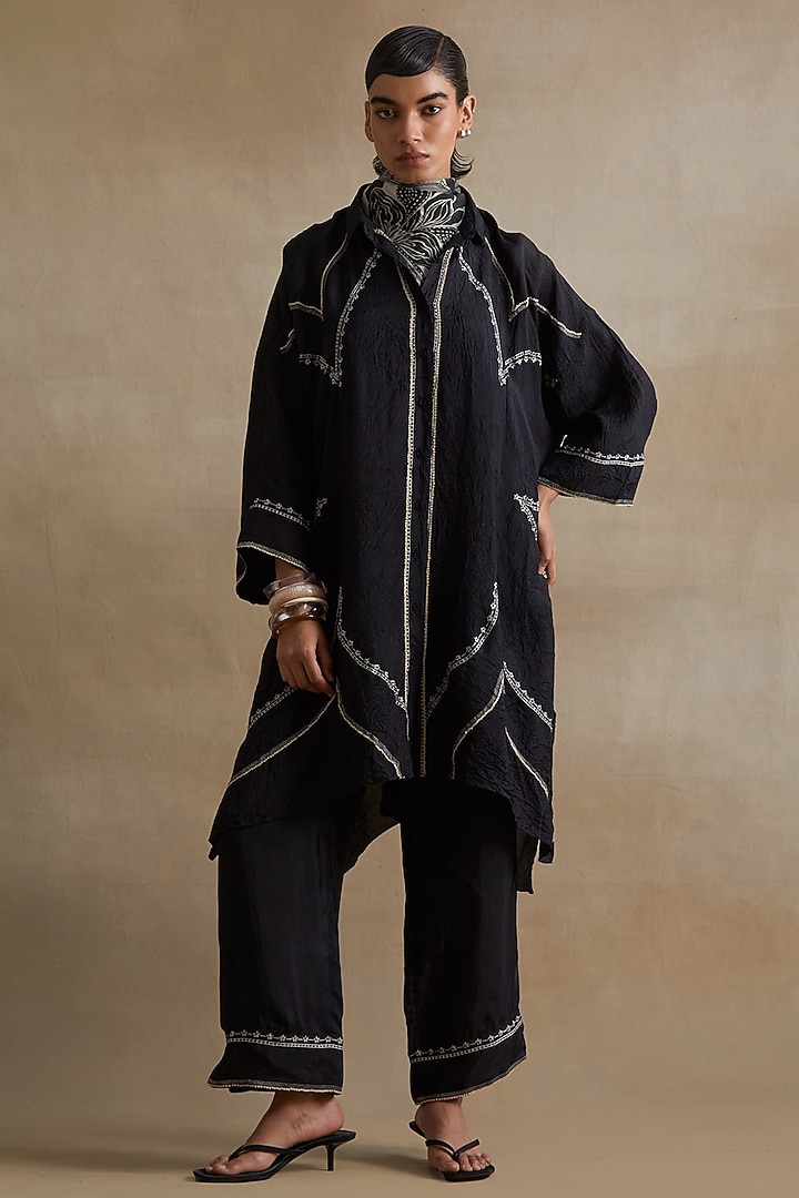 Black Silk Thread Embroidered Kurta Set by One not two at Pernia's Pop Up Shop