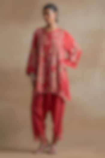 Tomato Colored Silk Floral Cutwork Kurta Set by One not two at Pernia's Pop Up Shop