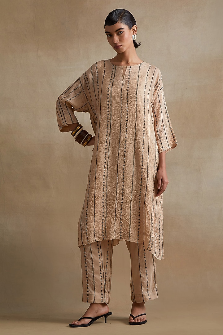 Clay Colored Silk Thread Embroidered Kurta Set by One not two at Pernia's Pop Up Shop