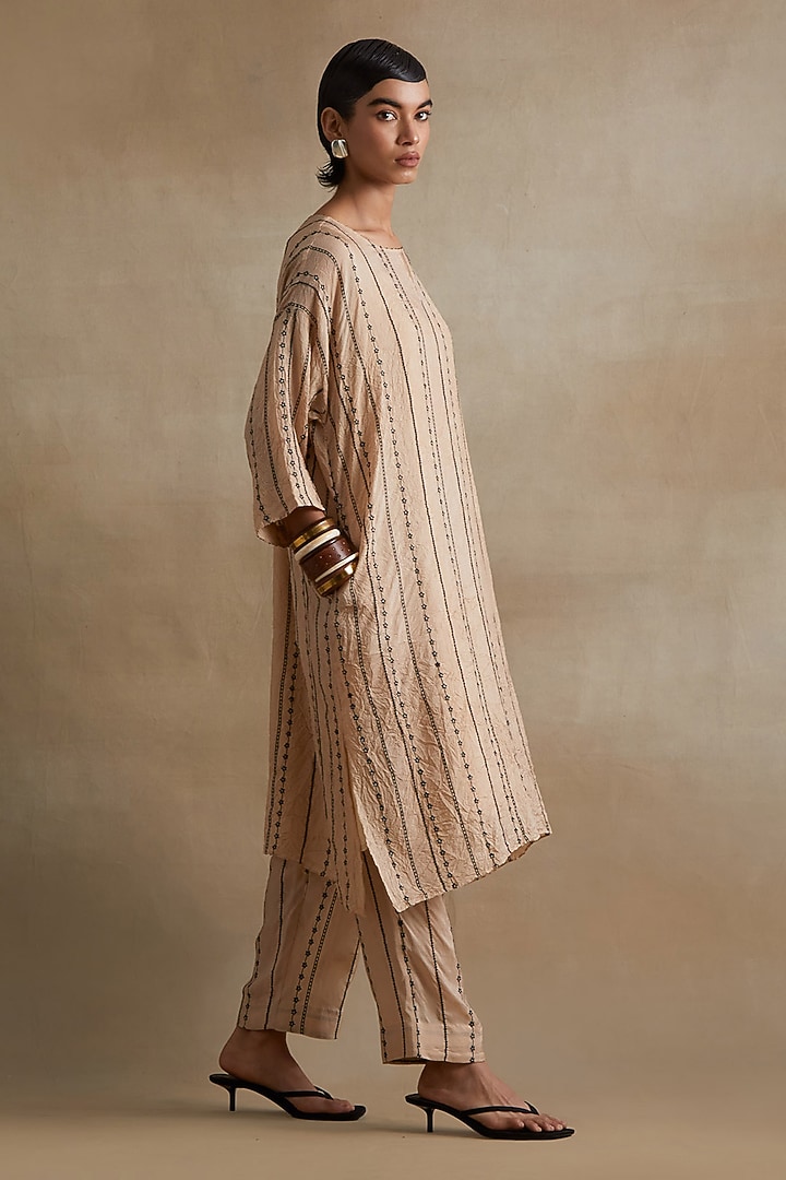 Clay Colored Silk Thread Embroidered Kurta Set by One not two at Pernia's Pop Up Shop