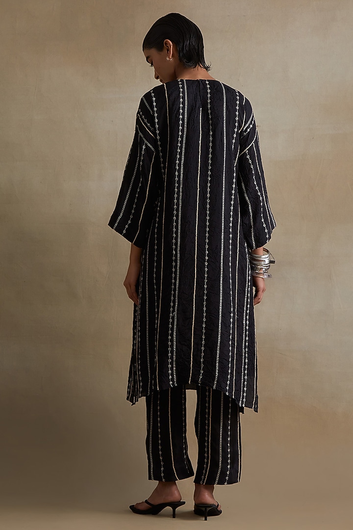Black Silk Thread Embroidered Kurta Set by One not two at Pernia's Pop Up Shop