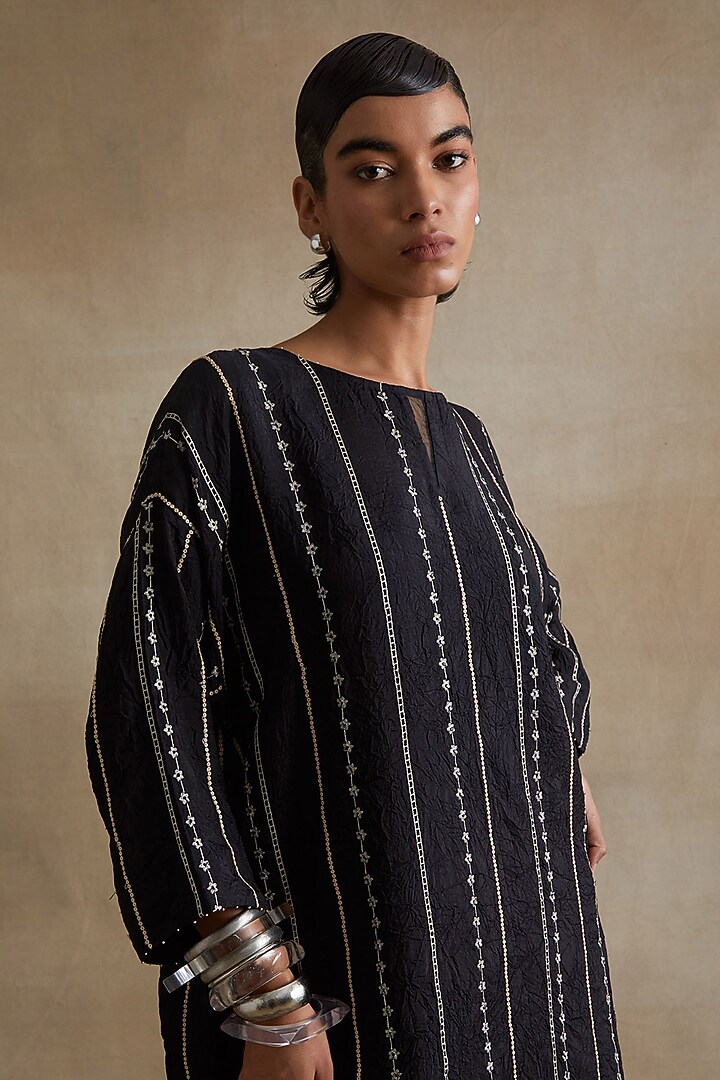 Black Silk Thread Embroidered Kurta Set by One not two at Pernia's Pop Up Shop