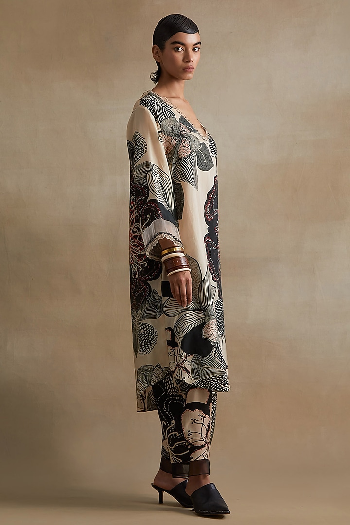 Clay Colored Silk Sequins Embroidered Kurta Set by One not two at Pernia's Pop Up Shop