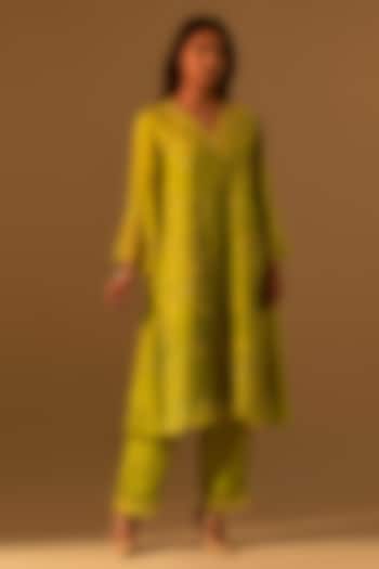Henna-Colored Silk Organza Floral Thread Embroidered Kurta Set by One not two at Pernia's Pop Up Shop