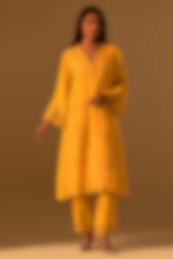 Saffron Silk Organza Floral Thread Embroidered Kurta Set by One not two at Pernia's Pop Up Shop