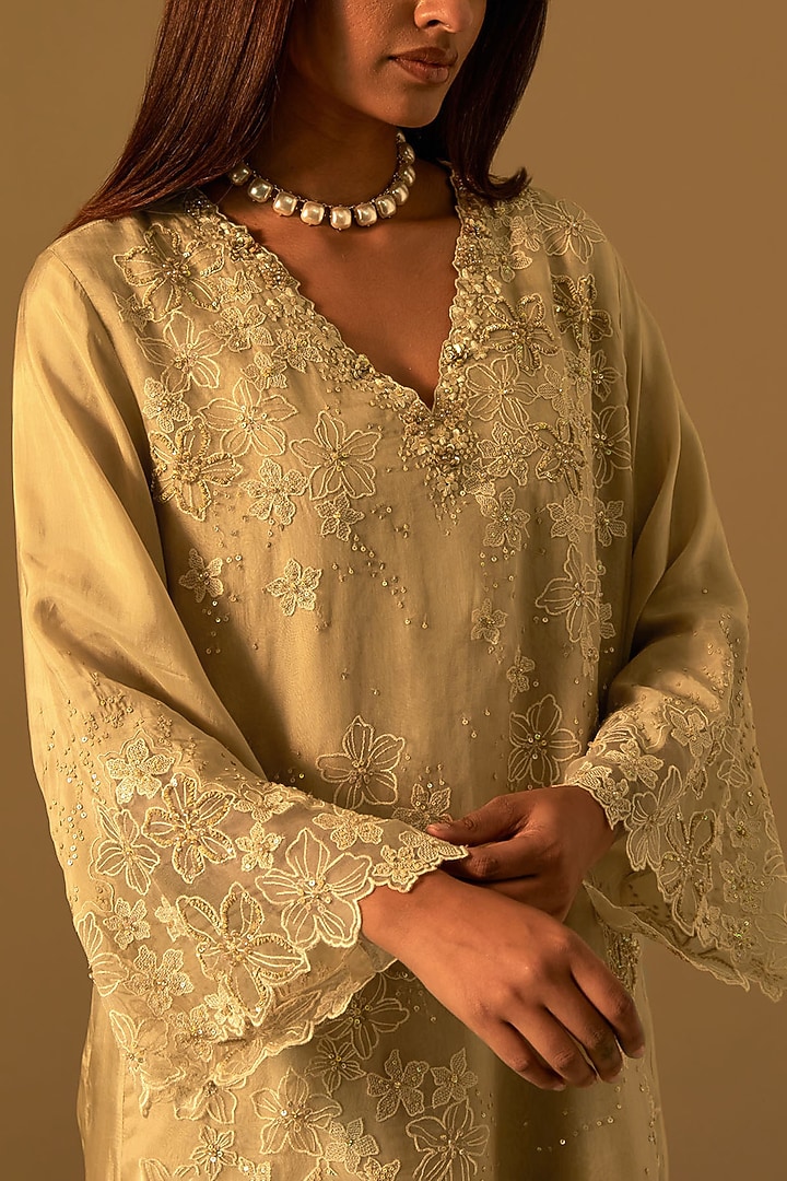 Shell-Colored Silk Organza Thread Embroidered Kurta Set by One not two at Pernia's Pop Up Shop
