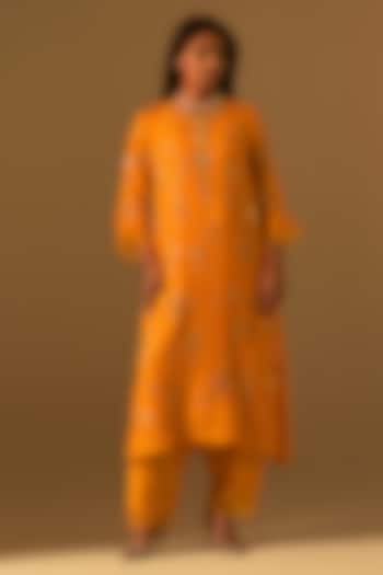 Tangerine-Colored Silk Organza Thread Embroidered Kurta Set by One not two at Pernia's Pop Up Shop