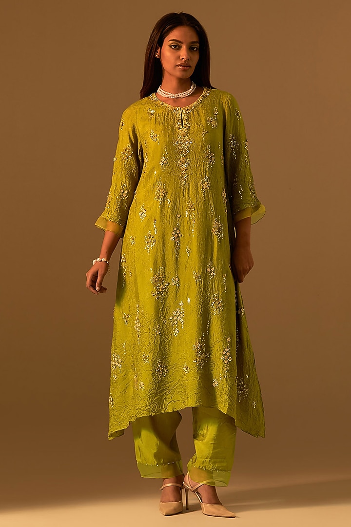 Henna-Colored Crushed Silk Thread Embroidered Kurta Set by One not two at Pernia's Pop Up Shop