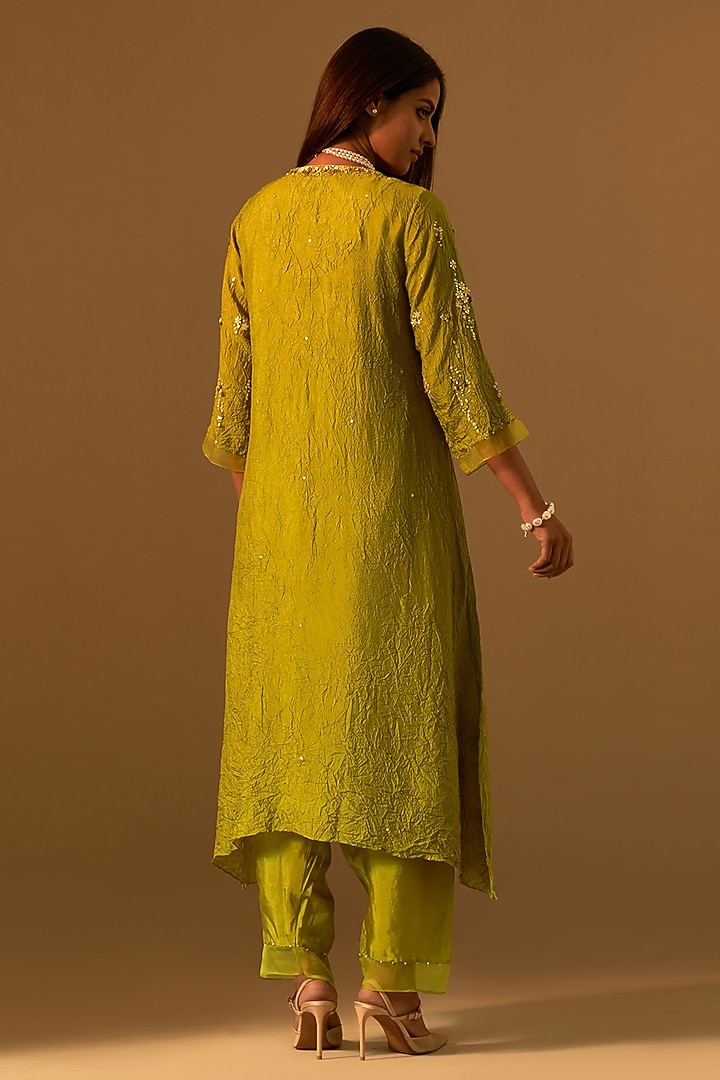 Henna-Colored Crushed Silk Thread Embroidered Kurta Set by One not two at Pernia's Pop Up Shop