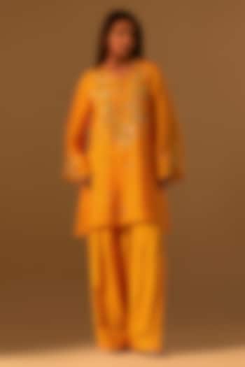 Tangerine-Colored Silk Hand Embroidered Kurta Set by One not two at Pernia's Pop Up Shop