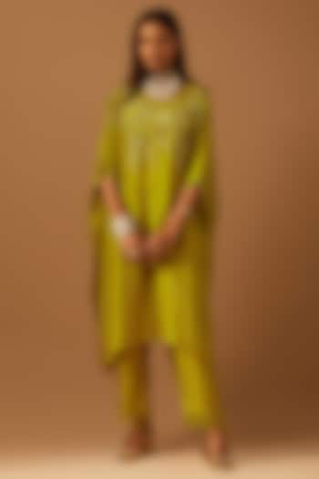 Henna-Colored Crushed Silk Hand Embroidered Kaftan Set by One not two at Pernia's Pop Up Shop