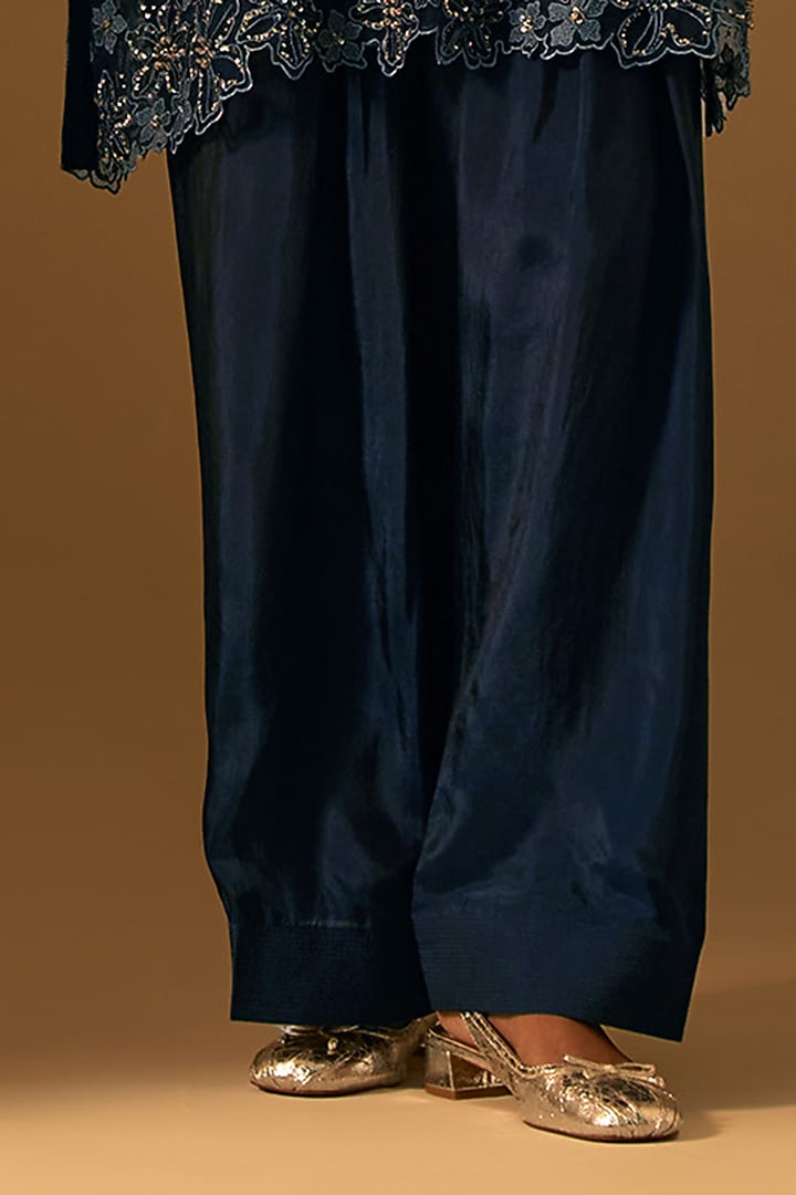 Navy Silk Floral Thread Embroidered Kurta Set by One not two at Pernia's Pop Up Shop