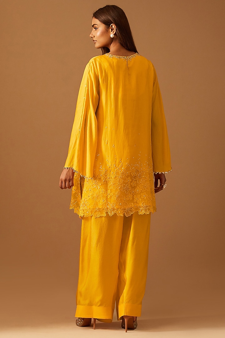Saffron Silk Floral Thread Embroidered Kurta Set by One not two at Pernia's Pop Up Shop